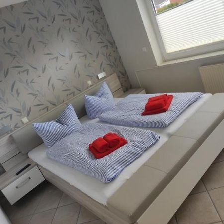 Apartmenthaus Robbe Luv Neuharlingersiel Exterior foto